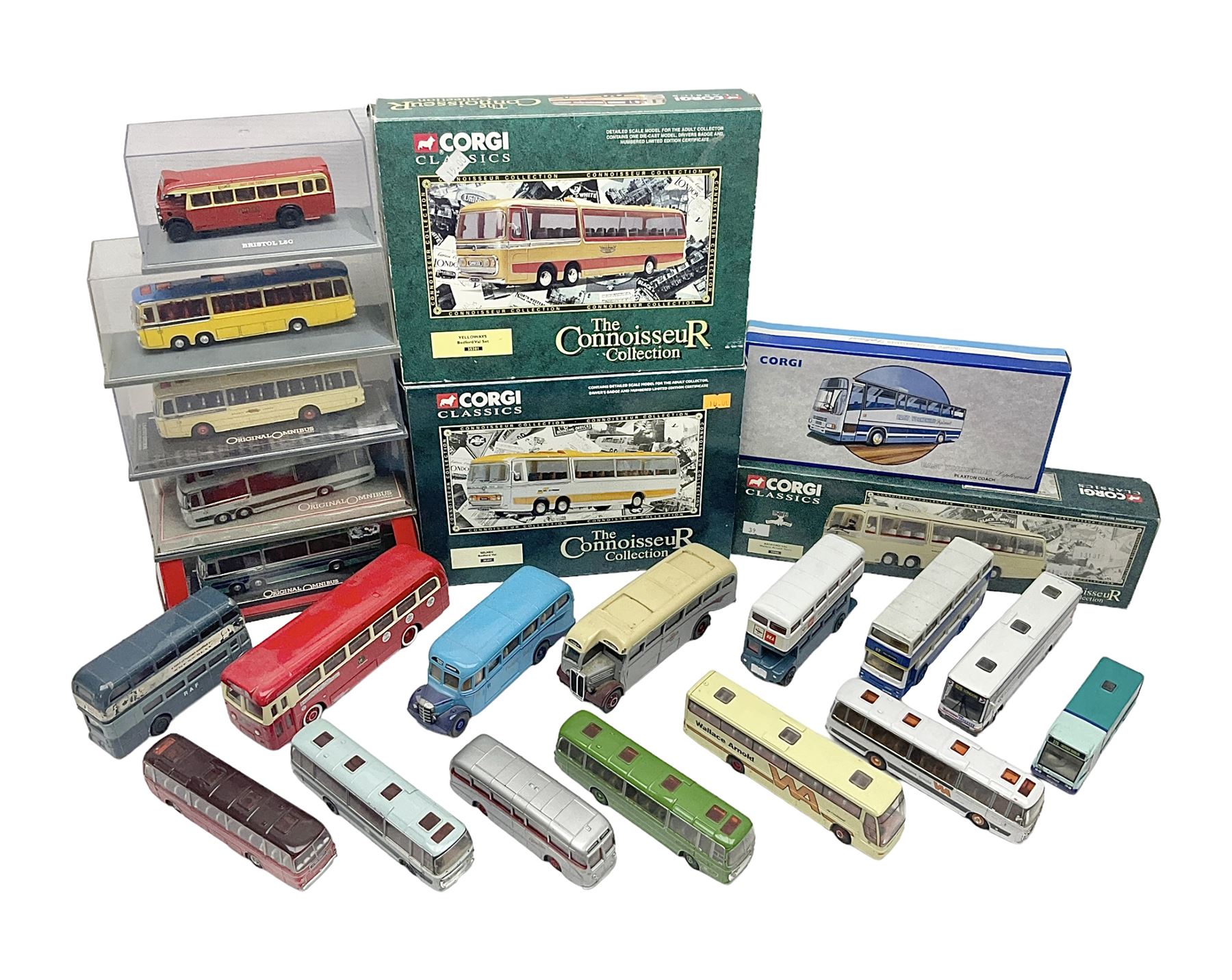 Corgi - twenty-three modern die-cast models of buses and coaches to include 35301, 35303, 35305 and 91916; mostly loose but nine boxed 