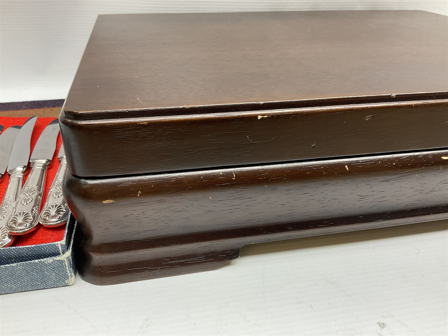 Flexfit canteen of cutlery in Kings pattern, with additional matching flatware  