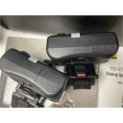 Nikon Creative Lighting System Speedlight kit, with manual and hard case 