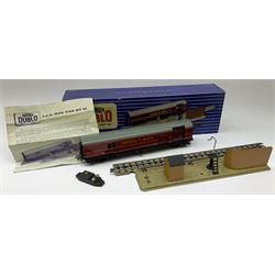 Hornby Dublo - Breakdown Crane No.4062 with Cowans Sheldon livery, boxed with screw jacks; D1 Girder Bridge, boxed; and T.P.O. Mail Van Set, boxed with instructions, mail bags, switch and tested tag (3)