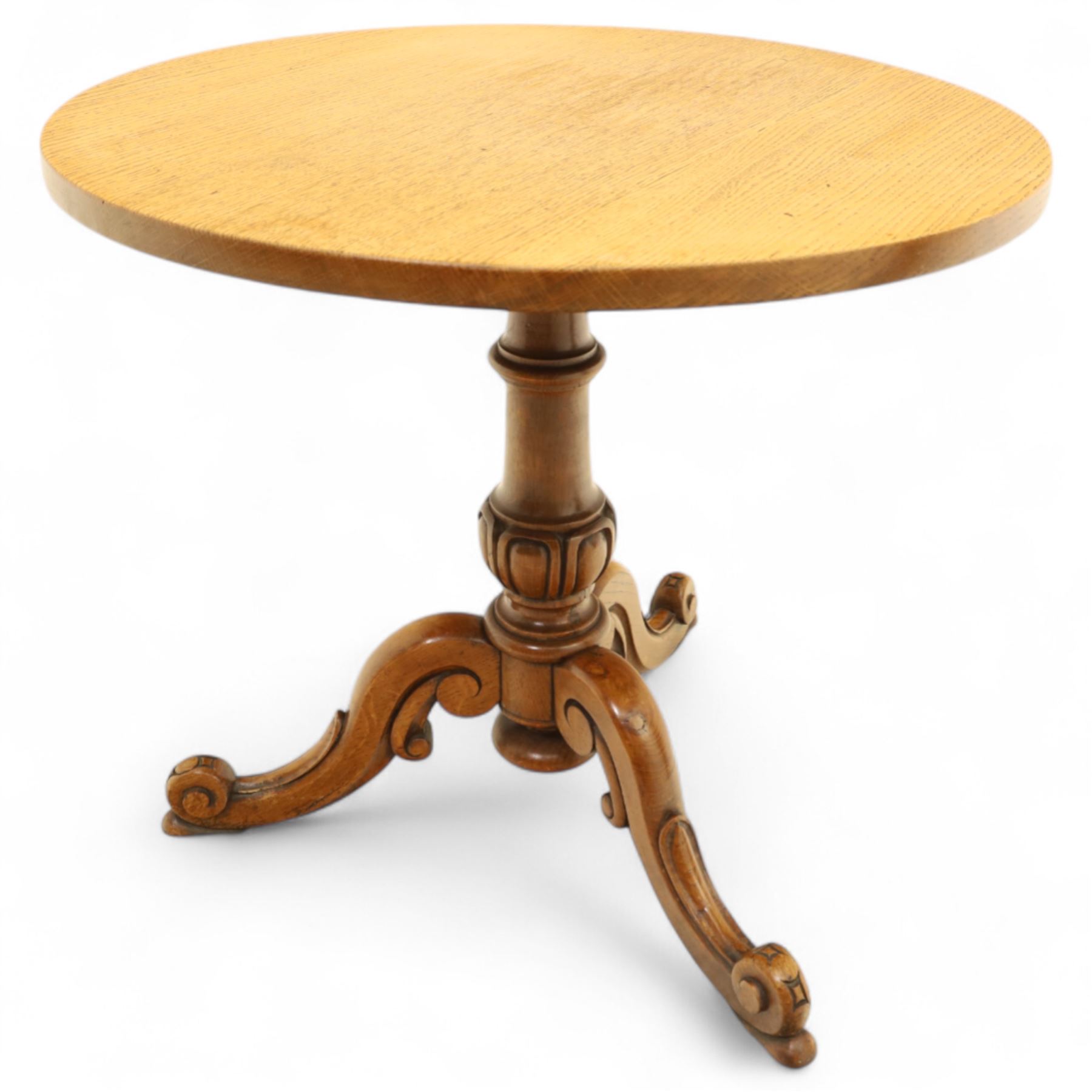 20th century Victorian style oak tripod wine table | Antique