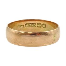 Victorian 9ct rose gold wedding band, Birmingham 1896 and a gold guard/muff chain