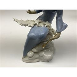 Lladro Star Bright Girl set, comprising Wishing on a Star no 1475, Starlight Starbright no 1476 and Stargazing  no 1477, all in original boxes, largest example H19cm