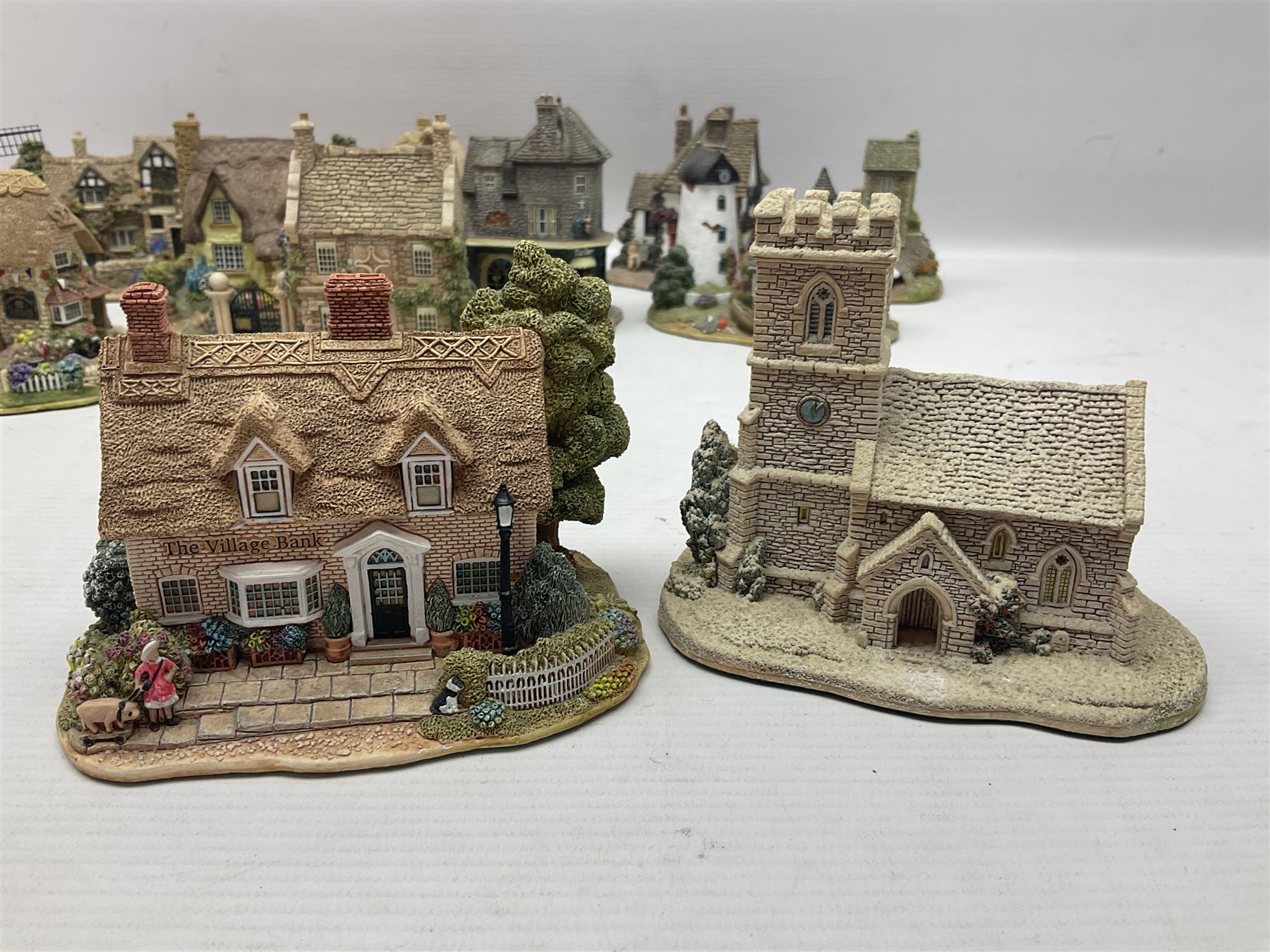 Lilliput Lane PIGGY BANK 【公式通販】