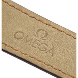 Omega De Ville gentleman's 18ct gold quartz presentation wristwatch, Ref. 73201412, champagne dial with date aperture, on original brown leather strap with gilt buckle, box with warranty card dated 2004