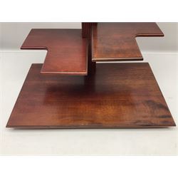 Ten Franklin Mint National wildlife Foundation Big Cats of the World figures to include, White Bengal Tiger, Jaguar, Cougar, Cheetah, Clouded Leopard etc, with display stand