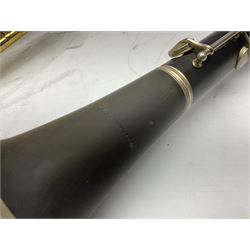 Lafleur trumpet serial no.054827; and Intermusic five-piece clarinet; both cased (2)