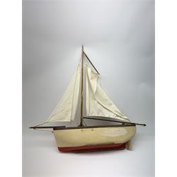 Schooner style pond yacht with cream and red painted wooden hull with lead weighted keel and working rudder and pine deck L83cm H79cm