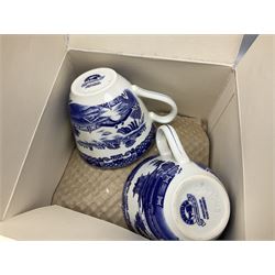 Large quantity of Ringtons blue and white Willow pattern ceramics, to include exclusive collectors examples, dinner plates, teapots, breakfast set, etc, predominantly boxed, four Capodimonte figures comprising example modelled as a girl reading with a puppy, boy giving a bone to a dog, boy reading on cushion and tramp boy sat cross legged with umbrella, together with three The Leonardo Collection figures comprising Midsummer Melody, Alfresco and Butterfly Catchers