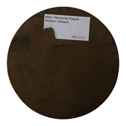 WWI bronze memorial death plaque named to William Howson, D12cm 