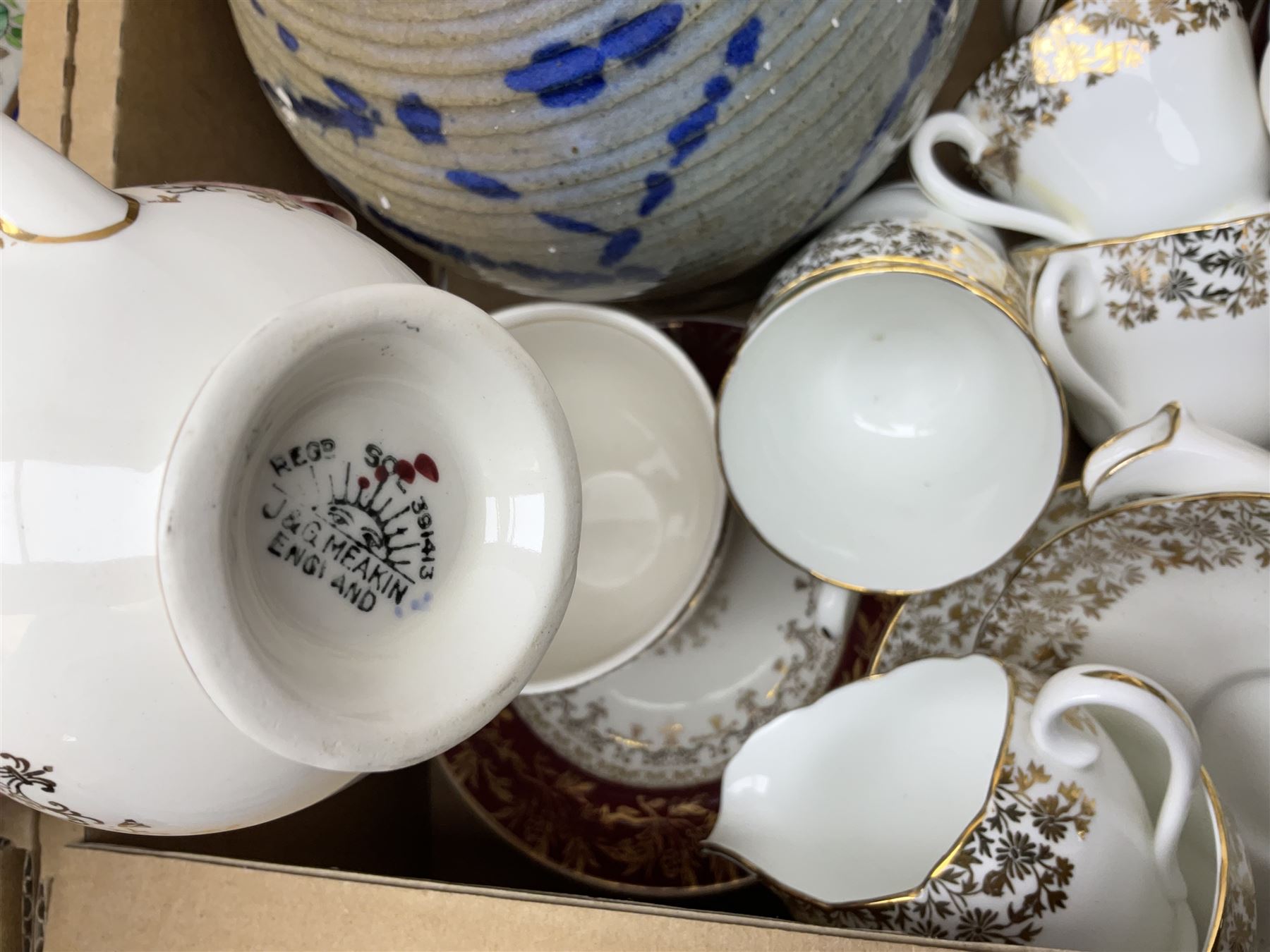 Twin handled cache pot in the style of Herend Hungary, stamped VA Portugal, decorated with birds upon branches, Mason's Ironstone large footed bowl in the Mandarin pattern, Spode Gainsborough bowl, Royal Doulton Bird of Paradise plate c1938 D4602, lustre plates, Aynsley, oriental style lidded vase, Portmeirion, lattice creamware, J & G Meakin Sol, Wedgwood, studio pottery, Spode York Minister boxed plate etc