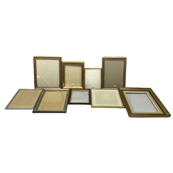 Quantity of frames of various sizes  