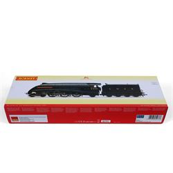 Hornby 00 Gauge no.R3441 NE Class A4 4-6-2 'Sir Murrough Wilson' locomotive and tender no. 4499, boxed