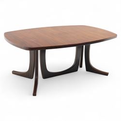 Lynggard Møbler - mid 20th century Danish teak extending dining table, the rounded rectang...