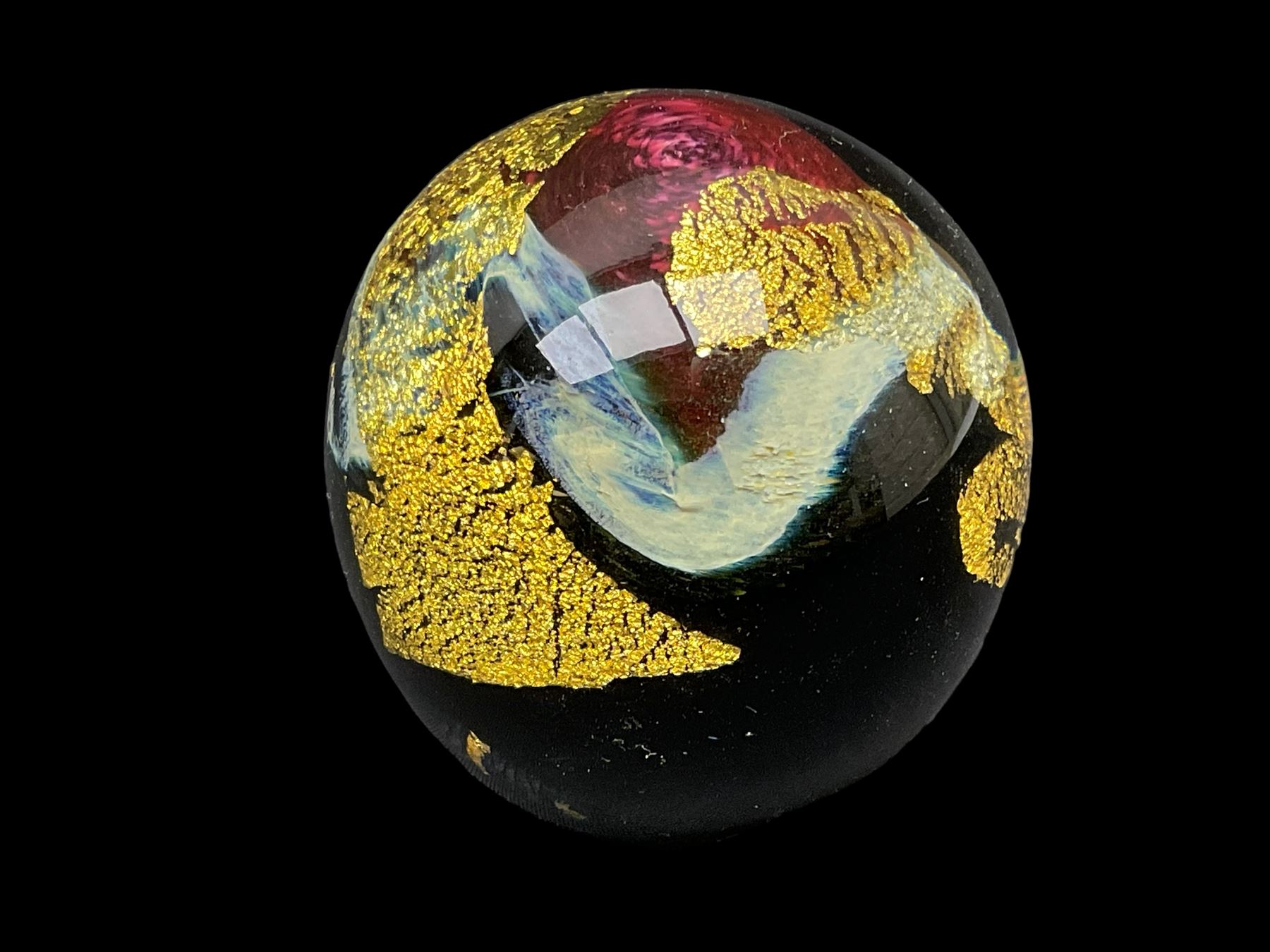 Murano glass cat and figure ina hat, together with tow valletta glass paperweights and bird glass paperweight, cat H20cm 