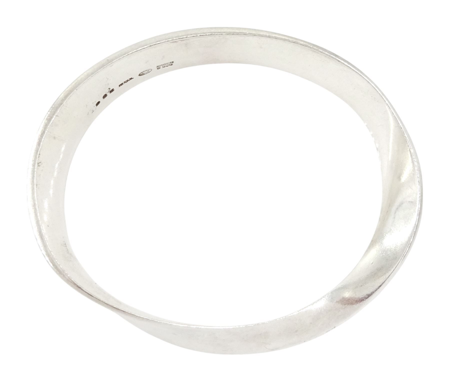 Georg Jensen silver Mobius bangle, No. 206, designed by Vivianna Torun Bulow-Hube, boxed