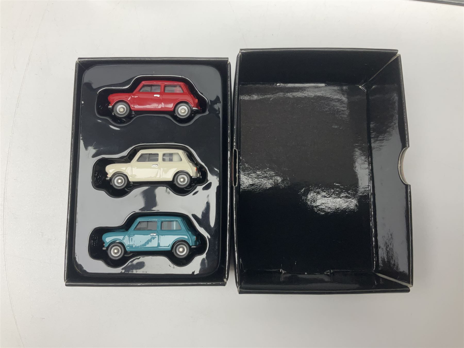 Thirty-eight modern die-cast models/sets  including Corgi and Lledo 1:76 scale Trackside vehicles; Unimax, Atlas and other tanks; TV & film related; advertising and promotional; QEII 80th Birthday etc; all but one boxed (38)