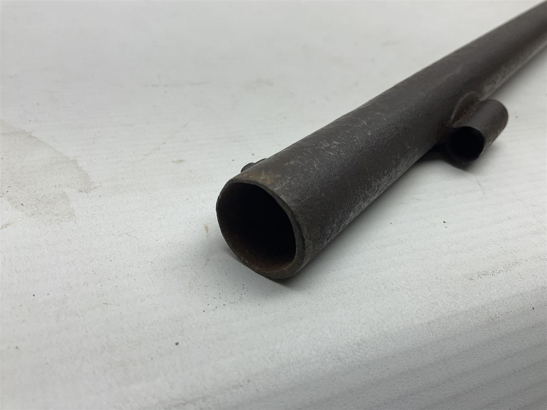 Early 19th century flintlock single barrel sporting gun by Johnston, approximately 14-bore, with 94cm(37