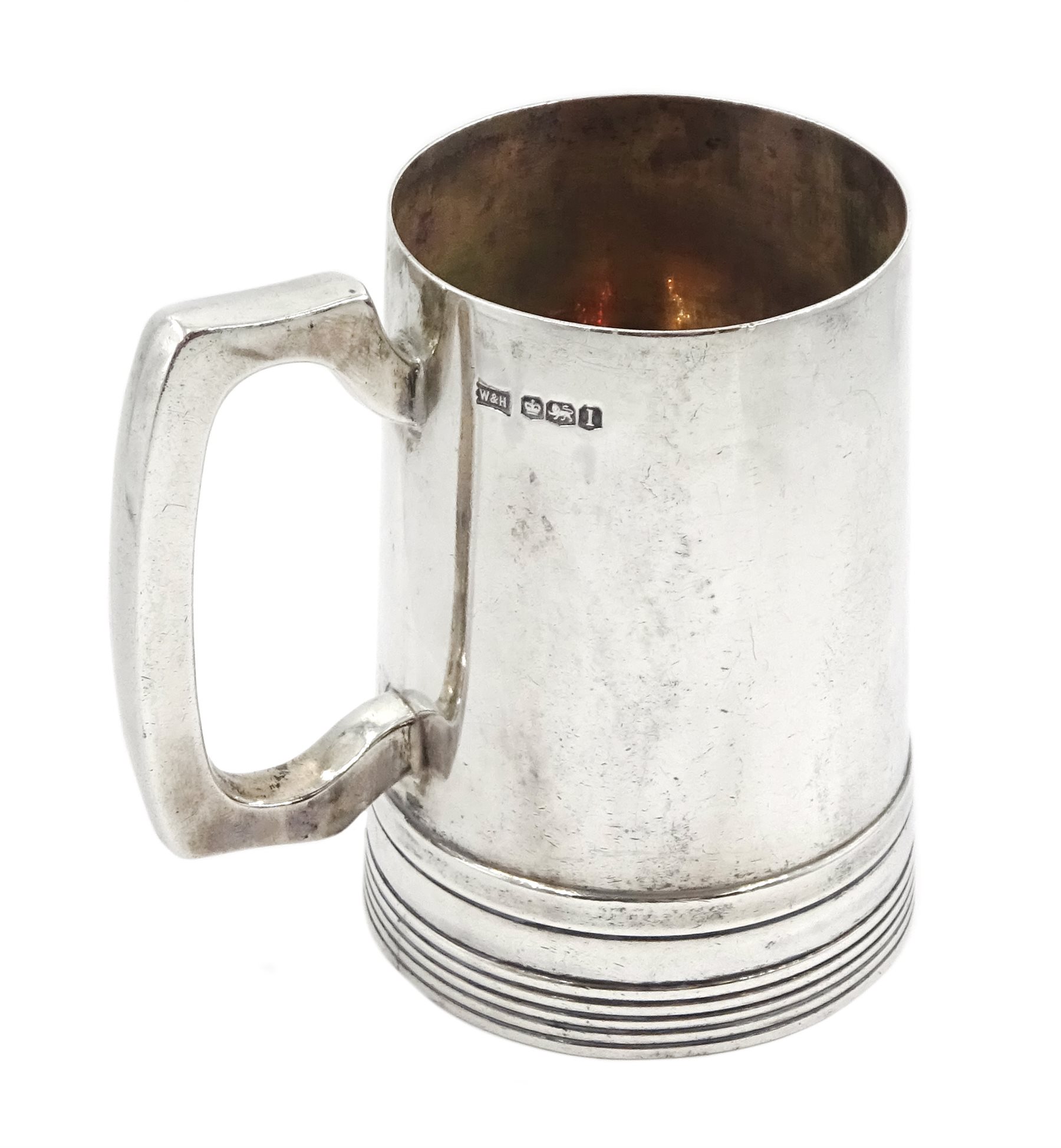 Silver half pint tankard by Walker & Hall, Sheffield 1928, approx 8.5oz, H10.5cm