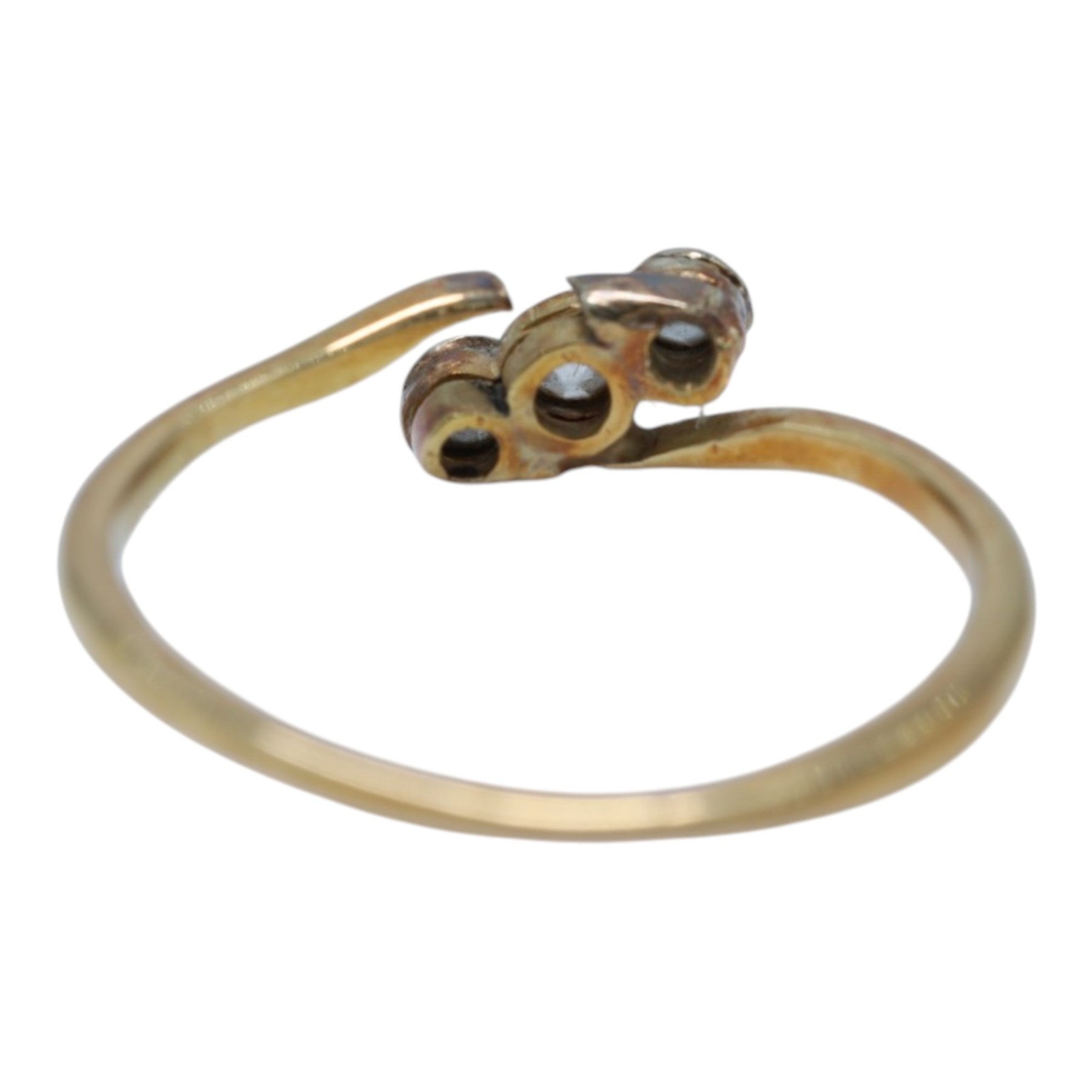 18ct gold three stone diamond ring