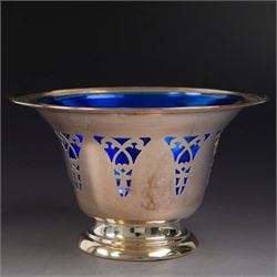 American silver sugar bowl, of circular form with fluted rim and fluted sides, upon steppe...