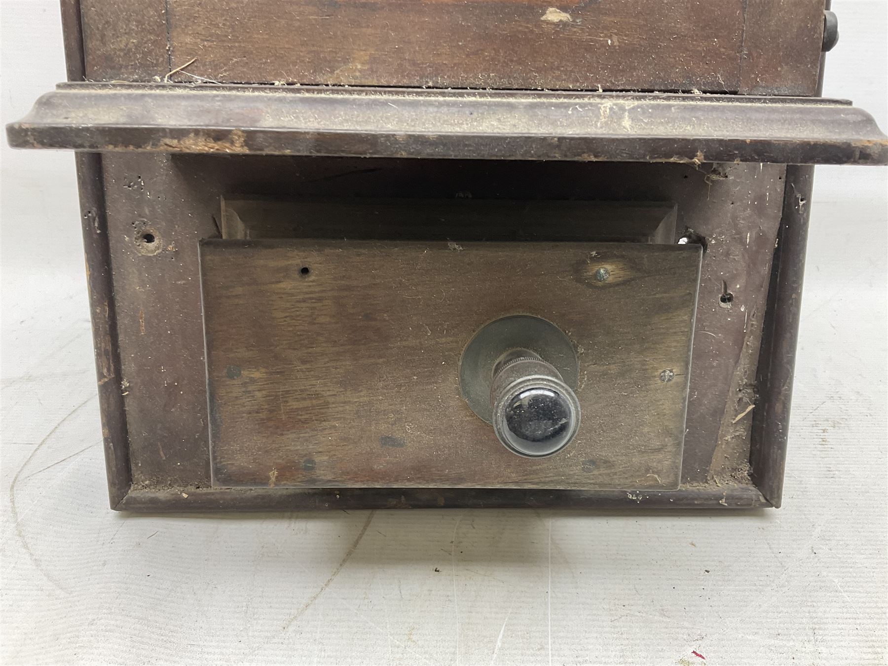 Railway  repeater signal box, with signals for train on line and arrival, H97cm