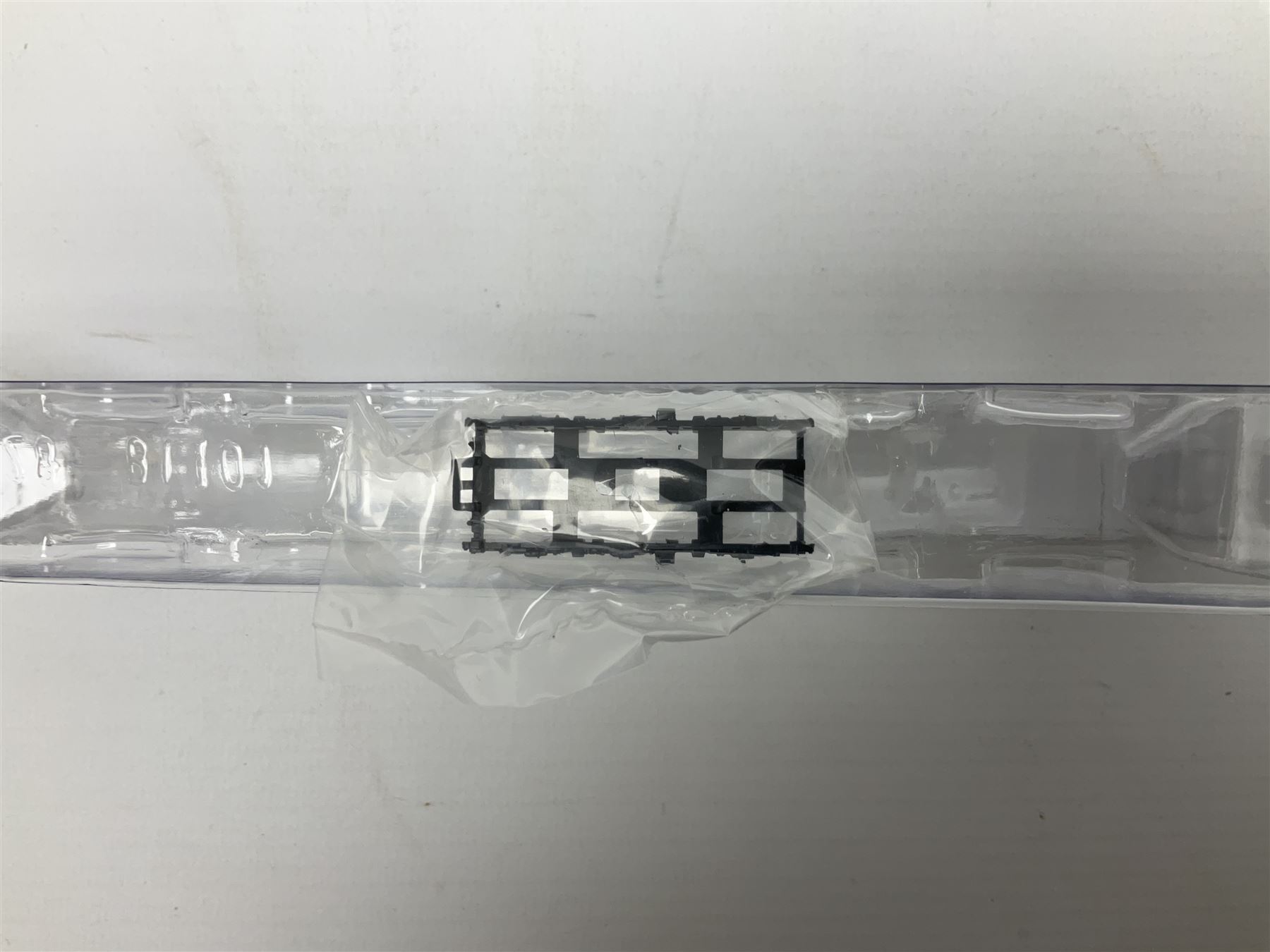 Graham Farish by Bachmann 'N' gauge - Class 47/0 locomotive no.D1779 and Class 55 Deltic locomotive no.D9007 (2)