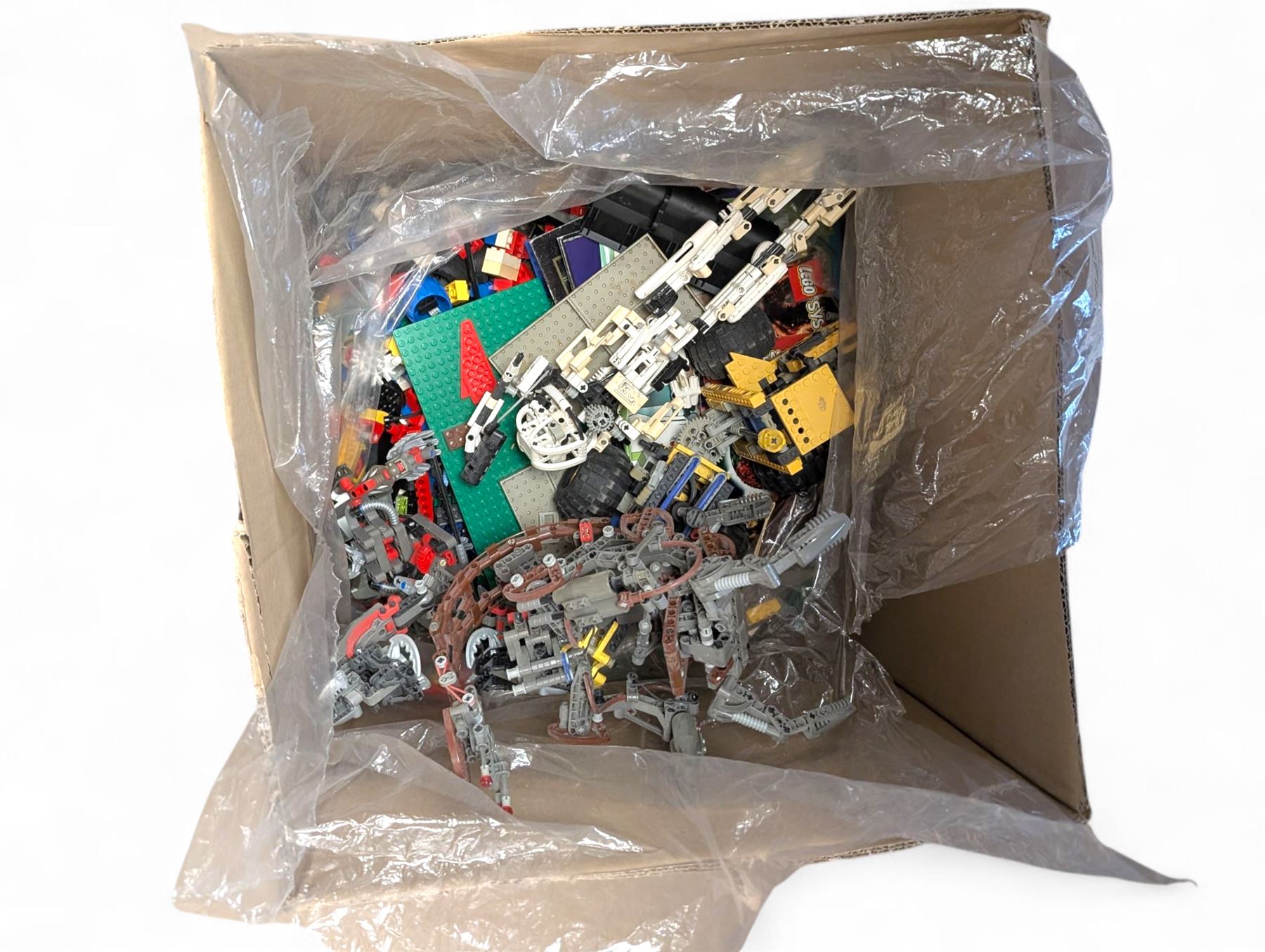 Large collection of loose lego, including part built sets