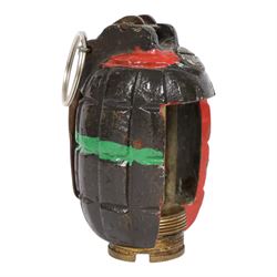 WWI No.5 Mk.1 Mills Bomb,Hand Grenade, the base dated 1916, the side cut-away and painted, H10cm