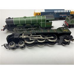 Hornby '00' gauge - Class A1/A3 4-6-2 locomotive 'Flying Scotsman' No.4472; Class A4 4-6-2 locomotive 'Mallard' No.60022; and Class B12 4-6-0 locomotive No.8544; all with tenders; and Lima Class 33 diesel locomotive 'Earl Mountbatten of Burma' No.33027; all unboxed (4)