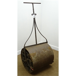  Early 20th century cast iron roller, W64cm  