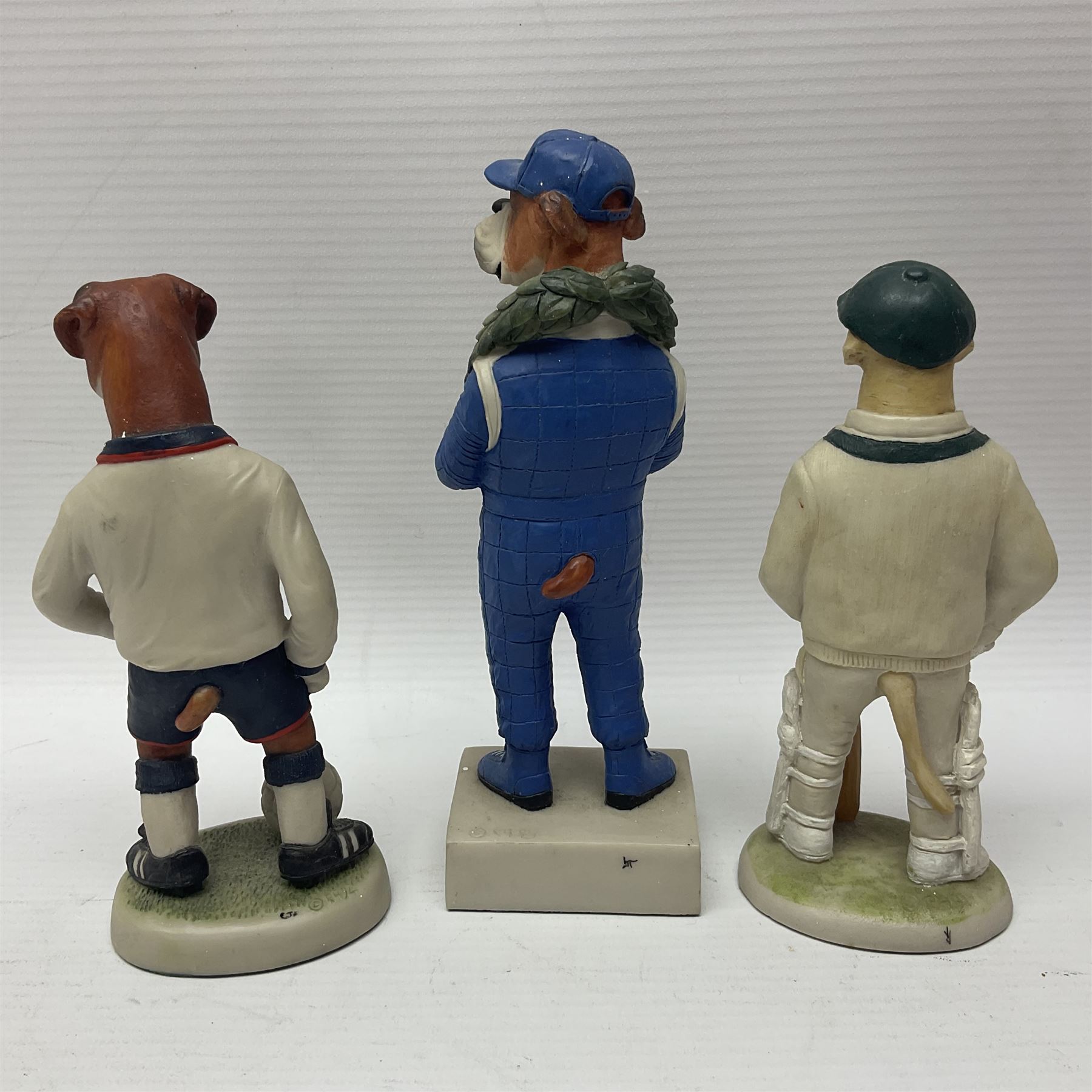 Ten Country Companions Robert Harrop dog figures, including Doberman CC28, Boxer Grand Prix CC88, Golden Retriever CC33, Bulldog Darts CC75, etc