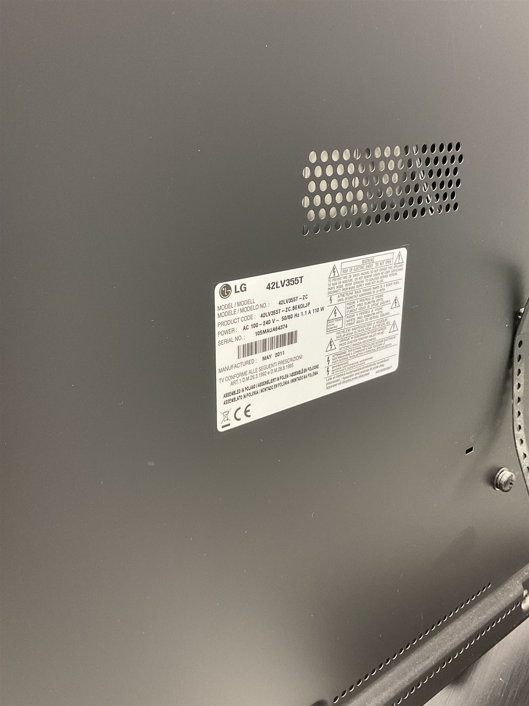 LG 42LV355T 42 inch full HD 1080p LED television, with remote