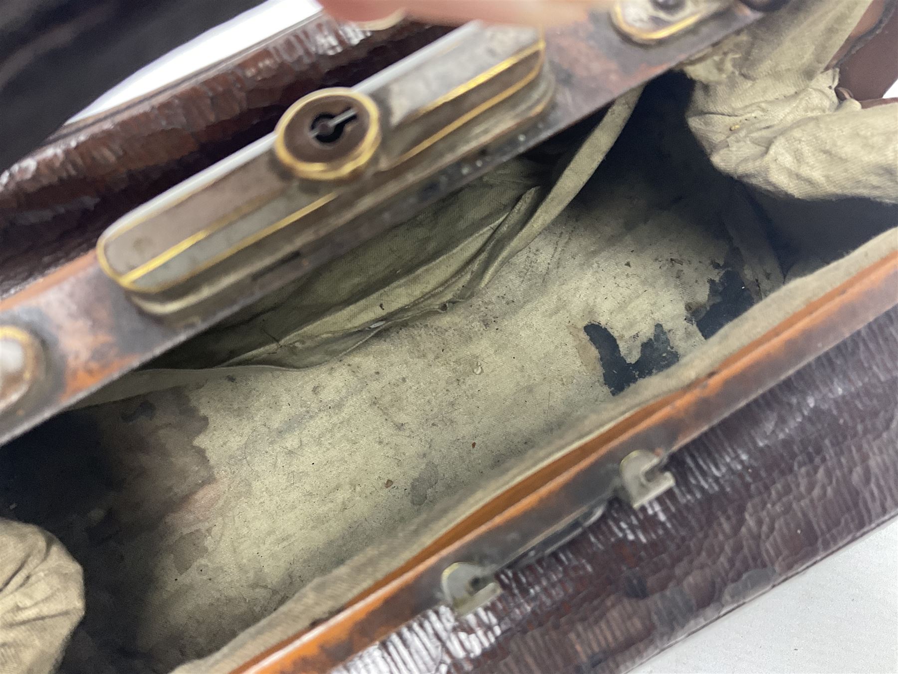 Small leather Portmanteau gentleman’s travelling toilet bag