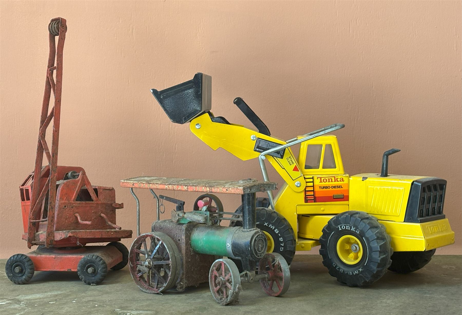 Triang model of the 4 ton Jones Mobile Crane, together with a Mamod model steam engine, and a Tonka toy loader (3)  - COLLECTION BY APPOINTMENT FROM: The White House, Thirsk Road, Easingwold, York, YO61 3NF - CALL 01723 507111 TO ARRANGE