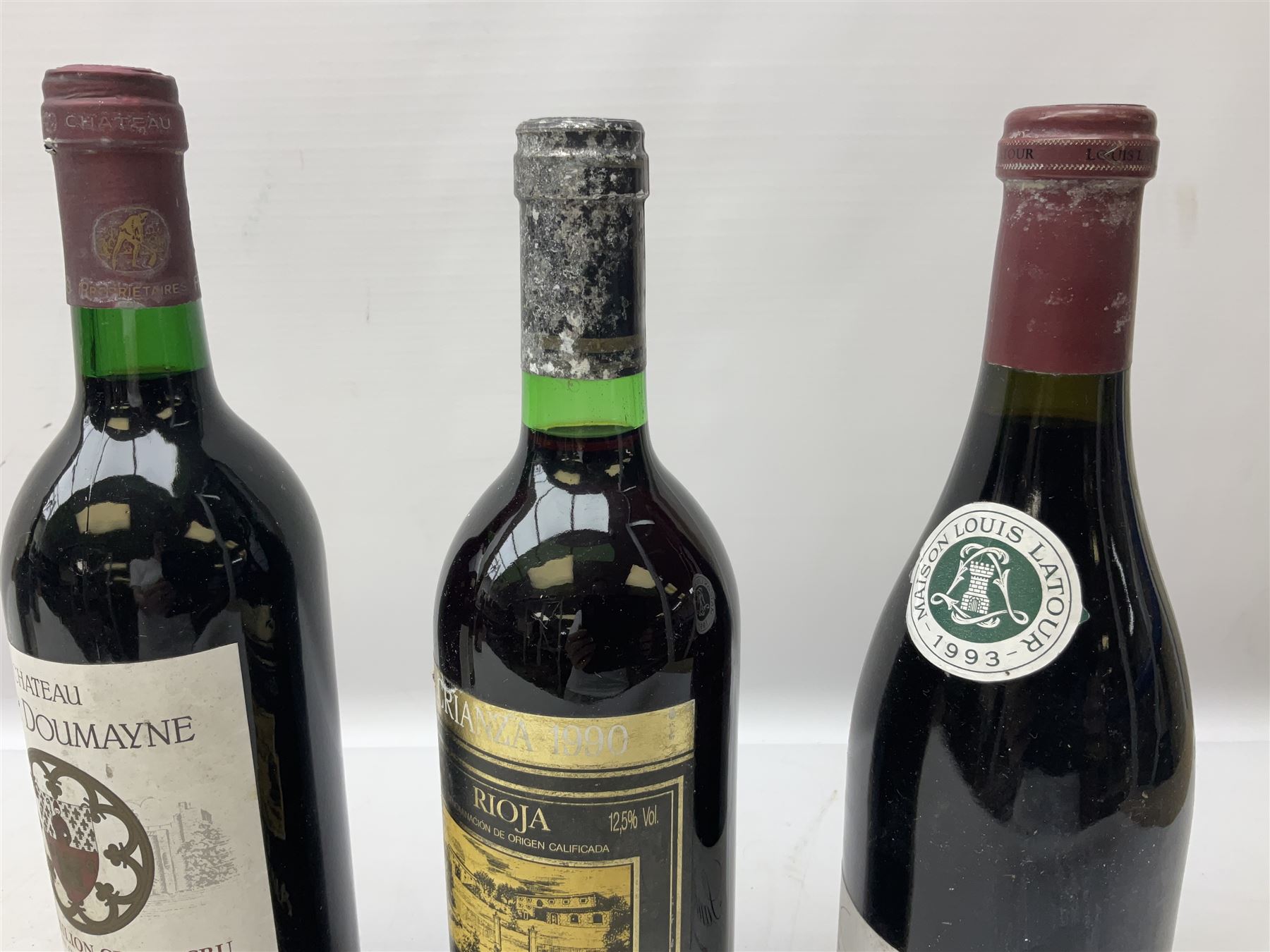 Mixed red wines including two bottles Domaine De Font-Sane, 750ml, 13.5% vol, one bearing 1992 to label, Vina Amezola, 1990, rioja, 75cl, 12.5% vol, Louis Latour, 1993, Santenay, 75cl, 13.5% vol, etc (9)