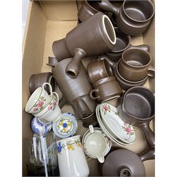 Spode Italian pattern butter dish, jug, bowl and dish, together with Wedgwood Lynn pattern tea wares and other collectables, in two boxes  