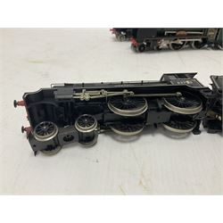 Various makers ‘00’ gauge - Hornby Class D41/1 4-4-0 ‘Yorkshire’ locomotive no.62700 in BR black and Green Schools Class 4-4-0 ‘Wellington’ locomotive no.30902 in BR green; G&R Wrenn Class R1 Tank 0-6-0T locomotive no.1127 in green; Trix Trains Class A2 4-6-2 ‘A.H.Peppercorn’ locomotive no.525 in LNER green (4) 