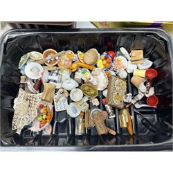Collection of miniature dolls house pub accessories including wine bottles and glasses, together with miniature dolls house cafe food and accessories, plates, vases and wired and non-wired lighting including table lamps and ceiling lights 