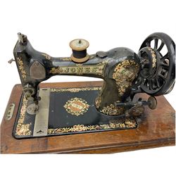 Singer treadle sewing machine and table top sewing machine (2)