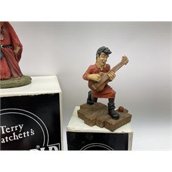 Terry Pratchett Discworld figures, designed by Clarecraft, comprising Rincewind and Luggage bookend DW41, Imp Y Celyn, DW81, C.M.O.T Dibbler, DW35, Rincewind, DW01 and Susan Sto Helit, boxed, DW77