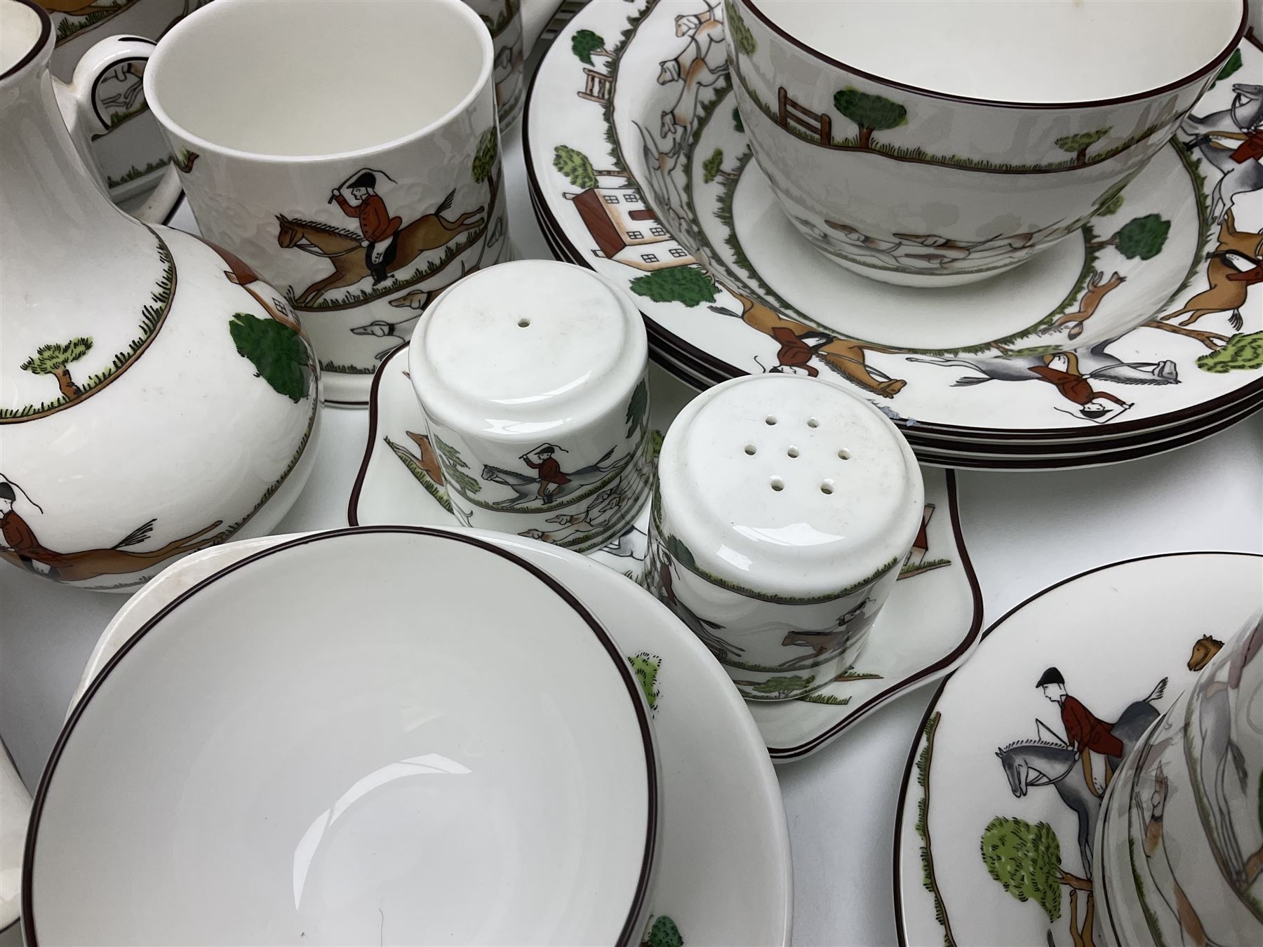 Wedgwood Hunting Scenes dinner and tea service for ten, to include dinner plates, side plates, dessert plates, cups and saucers, mugs, two large teapots, two milk jugs, etc, together with matching items by coalport and Staffordshire (94)