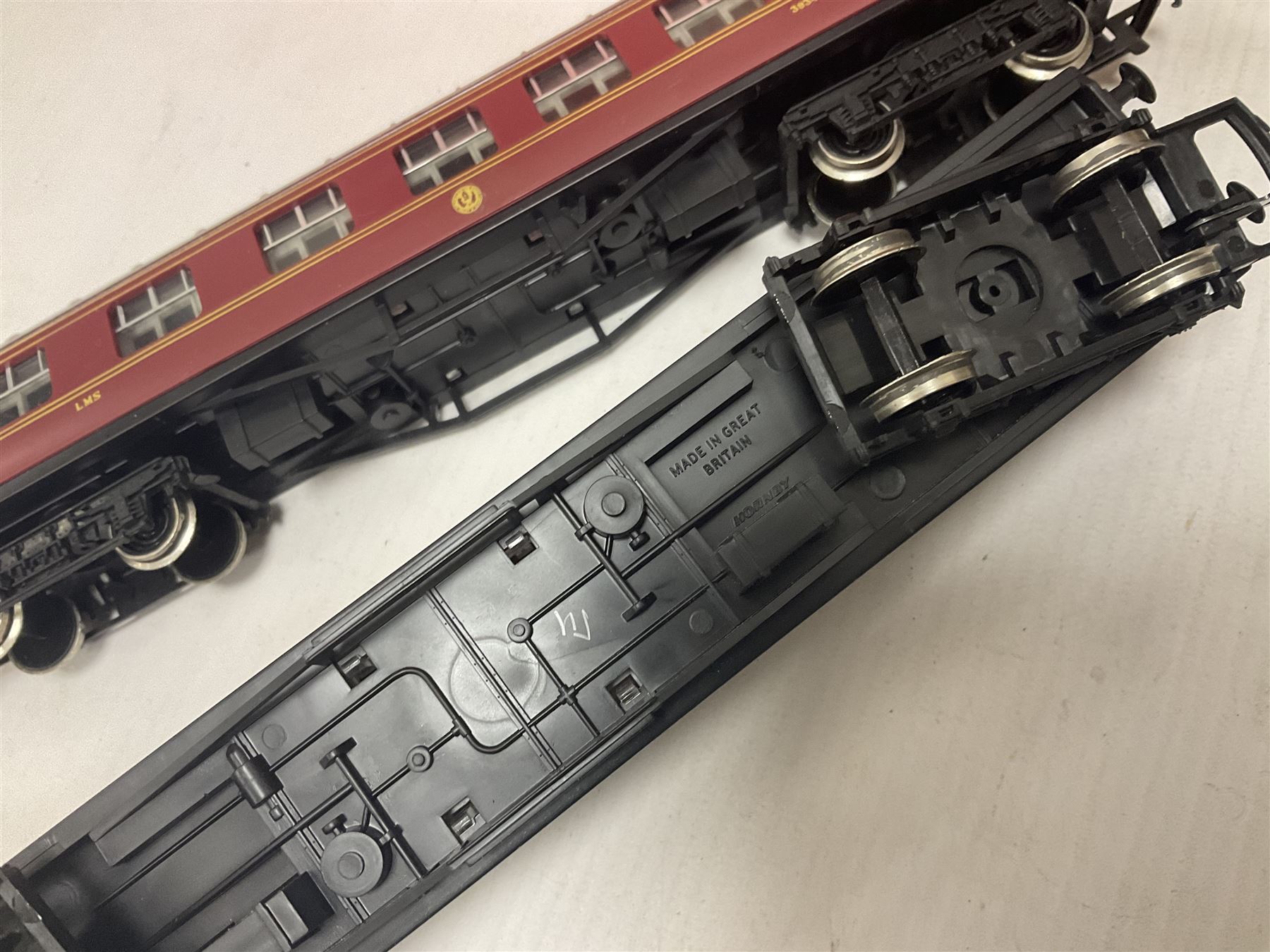 Various makers ‘00’ gauge - twenty three passenger coaches to include buffet cars, sleeping cars, utility van, Pullman coaches etc; mostly Hornby/Tri-Ang boxed (23) 