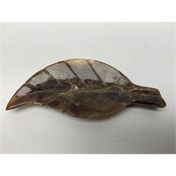 Hardstone dish in the form of a leaf, L10cm