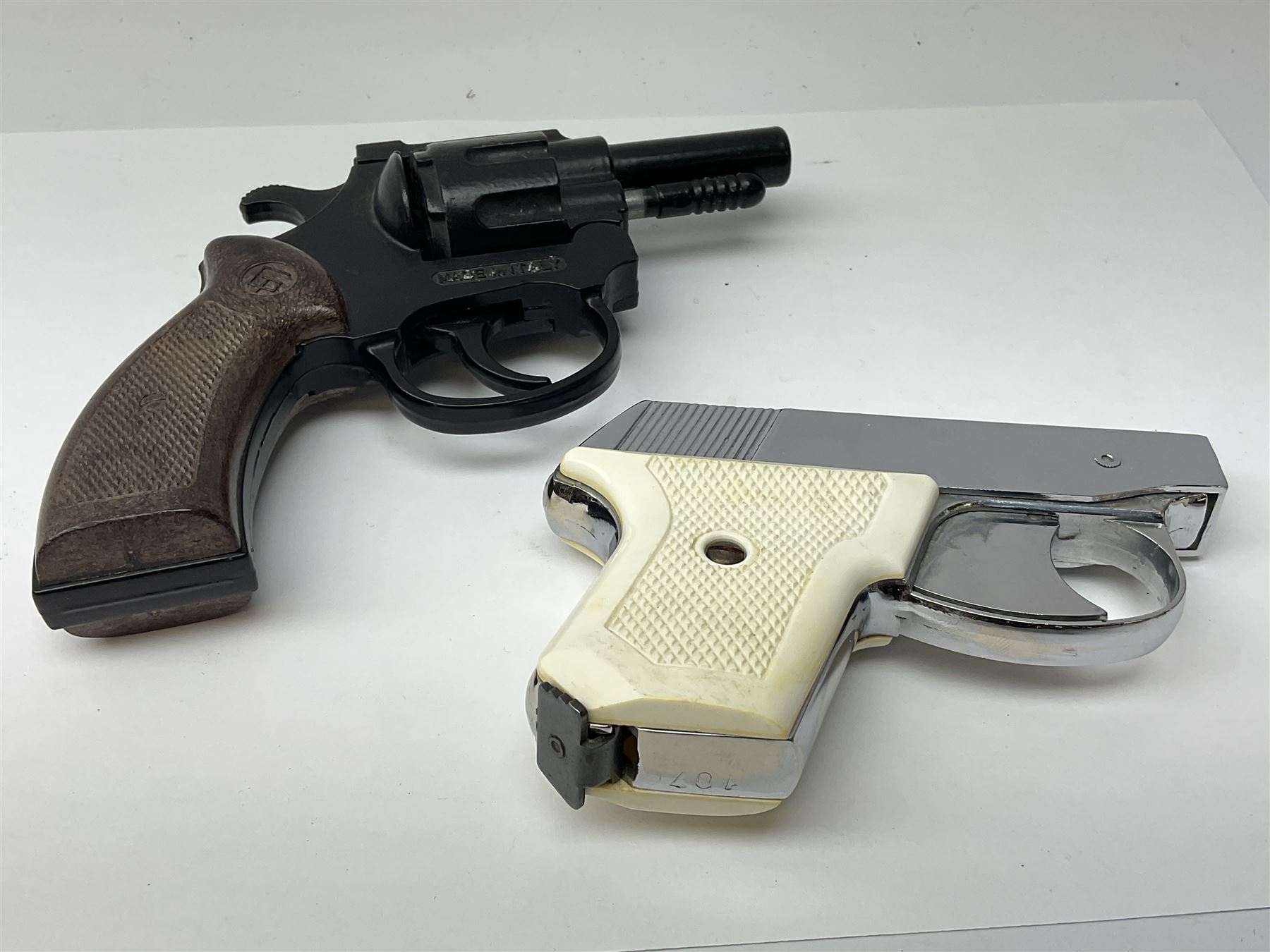 Italian Sprint eight-shot .22 rim fire blank firing pistol L18cm; and German MaRie Perfecta 6mm blank firing starting pistol, boxed with instructions (2)