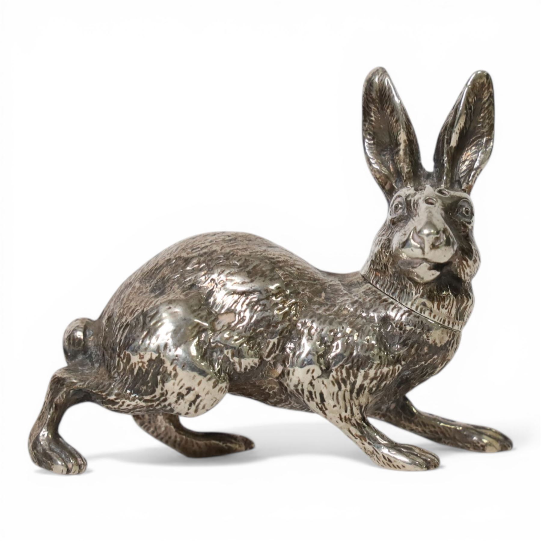 Victorian silver novelty pepperette, naturalistically modelled as a hare, hallmarked Thomas Johnson II, London 1885, L6cm
