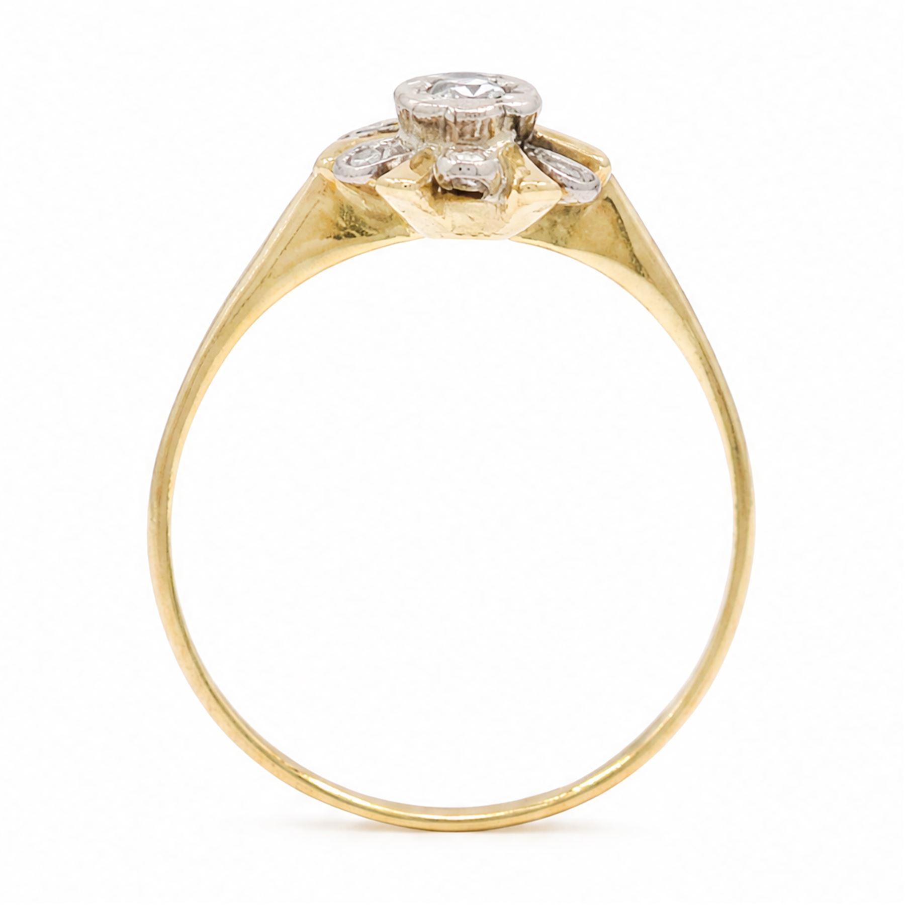 18ct gold diamond flower head cluster ring, round brilliant cut diamond surrounded by six single cut diamonds 