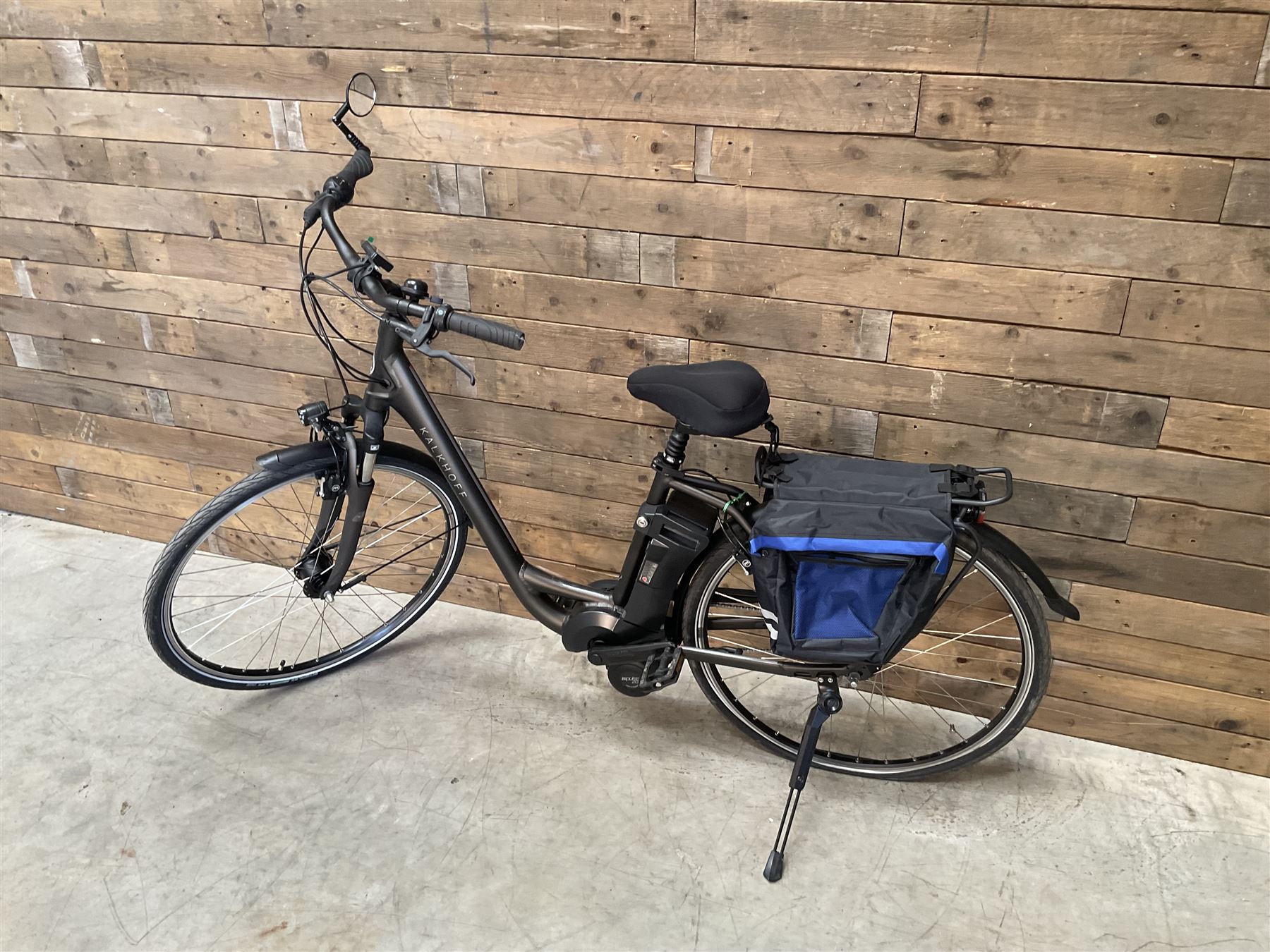 Kalkhoff Jubilee i7 electric bike and 11Ah battery, with charger lock and manual