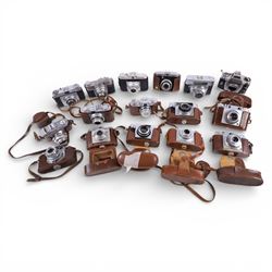 Collection of rangefinder cameras, including Aka Rette, Agfa Silette, Iloca Rapid, Koroll ...