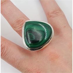 Silver malachite jewellery including pear shaped ring, oval earrings and pendant, all stamped 925
